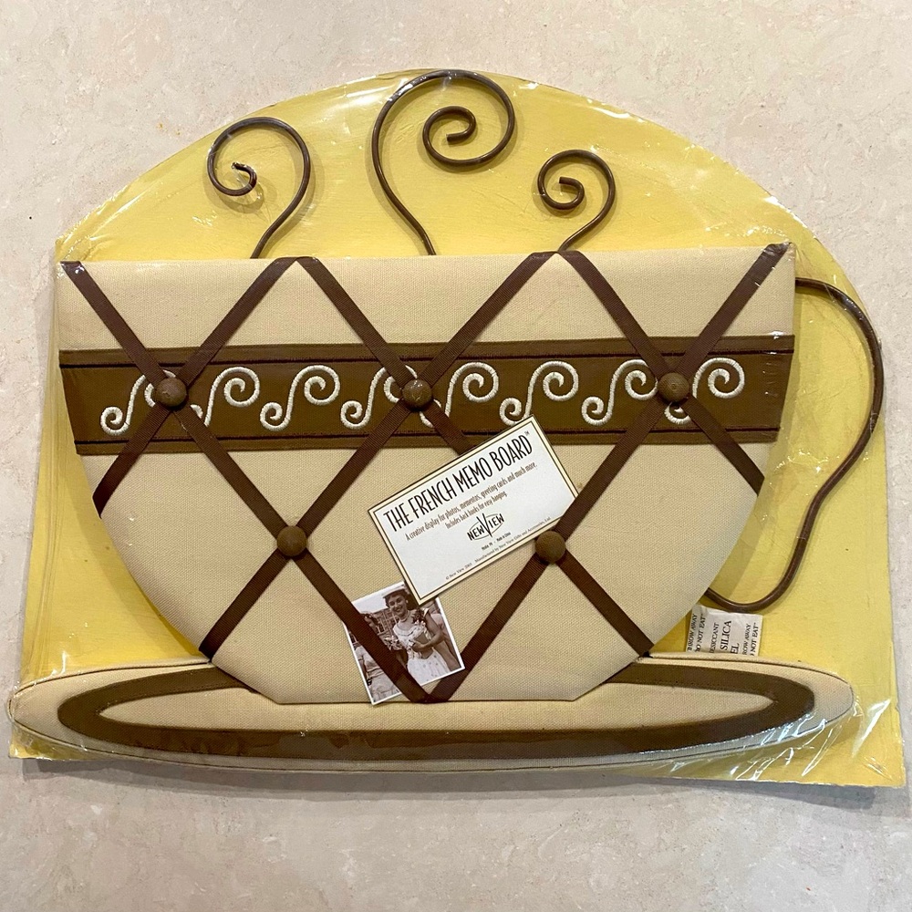 BRAND NEW FRENCH MEMO BOARD COFFEE CUP DISPLAY